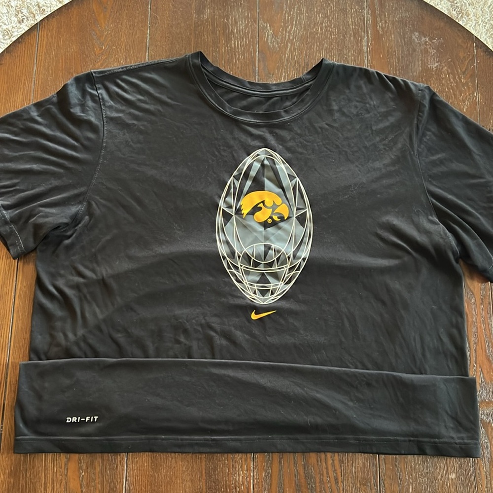 Nike tee